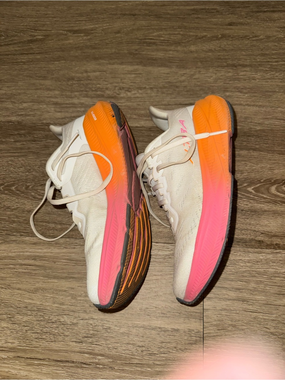 Women’s Altra Experience Flow running shoes - Picture 3 of 5